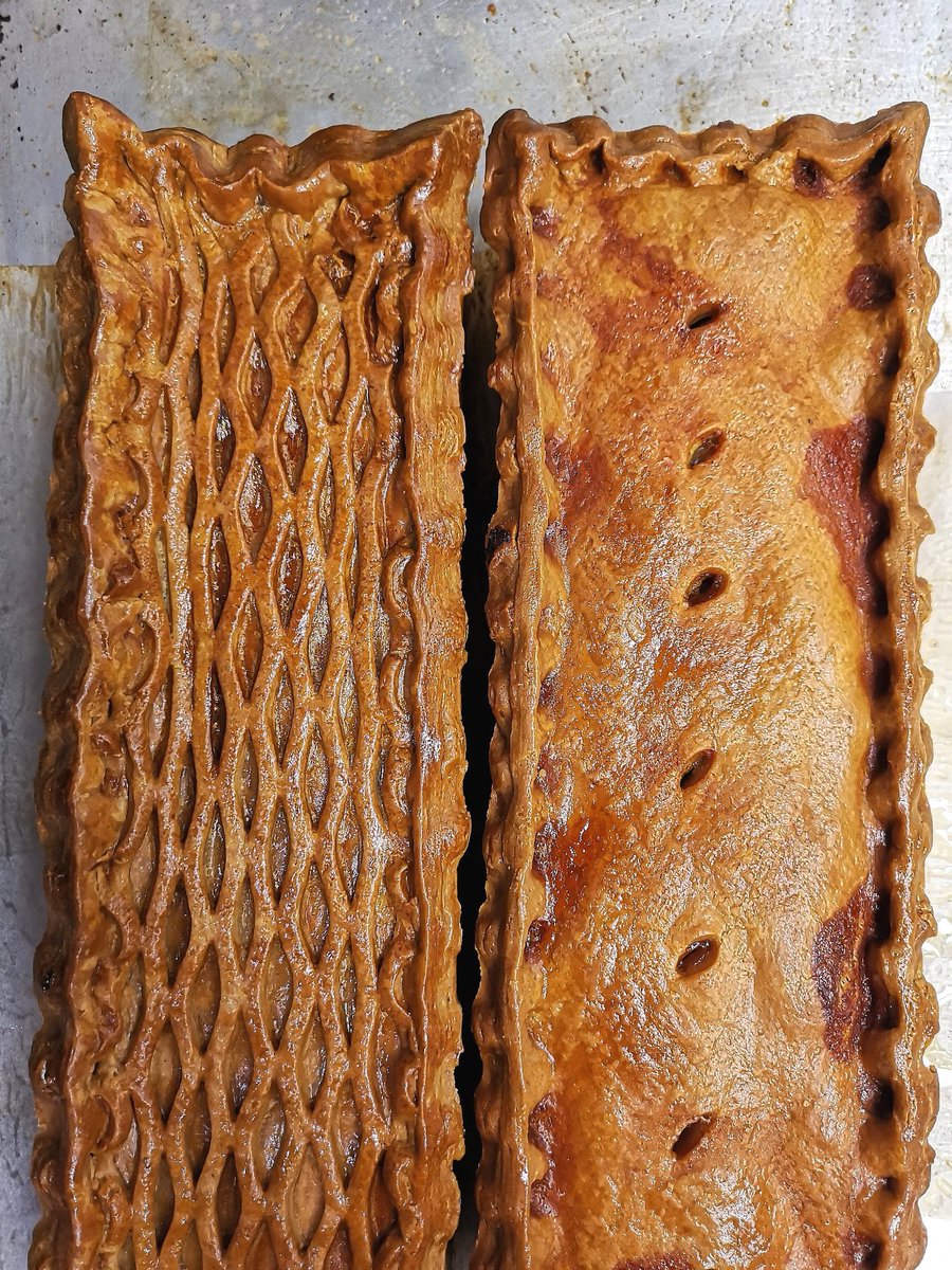 Wilsons_of_York's tweet photo. Gala pies,game on the left,plain pork pie on the right #piegame #York #pielove https://t.co/748RppL1dG
