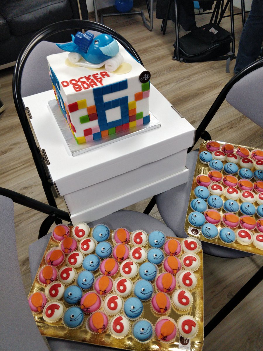 XwaldRob's tweet photo. And #6 #dockerbday #docker  Happy Birthday 😎 https://t.co/9YdOy3mE66