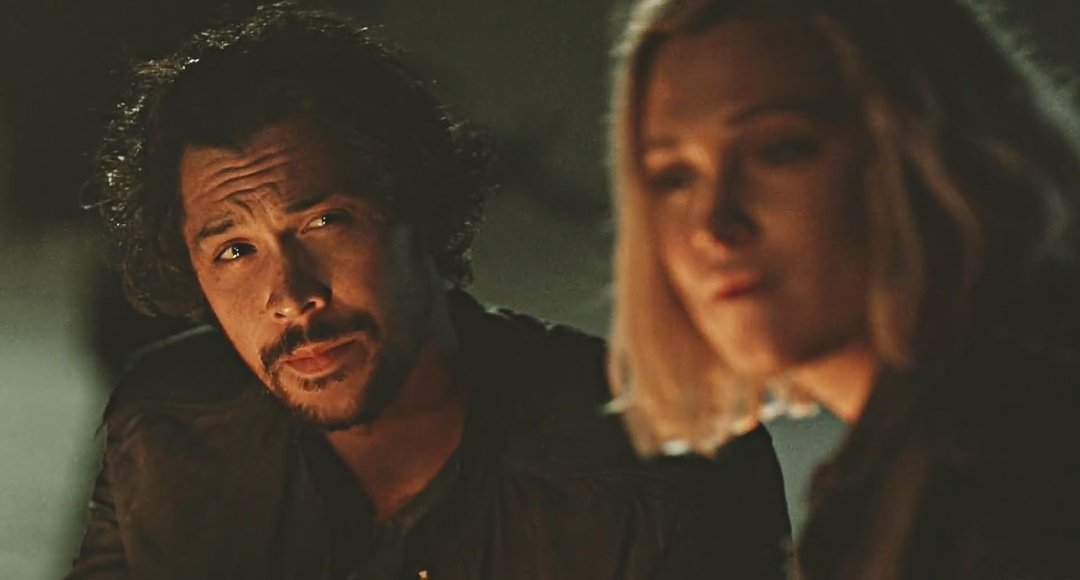mladysabrina's tweet photo. HE IS LOOKING AT HER WHEN SHE ISN'T https://t.co/SVQH4DHNvb