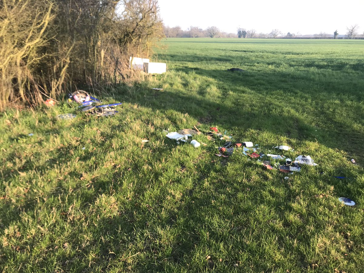 fleming_duncan's tweet photo. Struggling to explain this one, well off the public road down and impassible track, could only have accessed with a long drive round margins, plenty broken glass again 🤬 @SotterleyEstate @litterati @tombarne @RuralCrimeSfk https://t.co/E8C4d6PgWl