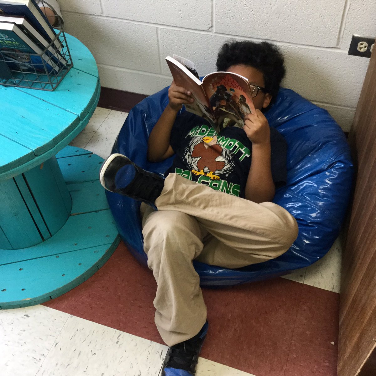 whitwhite91's tweet photo. They were so upset when it was time to stop reading! Love it! #flexibleinthird #buildingreaders #mcdermottfalcons https://t.co/20xWl8PD1r