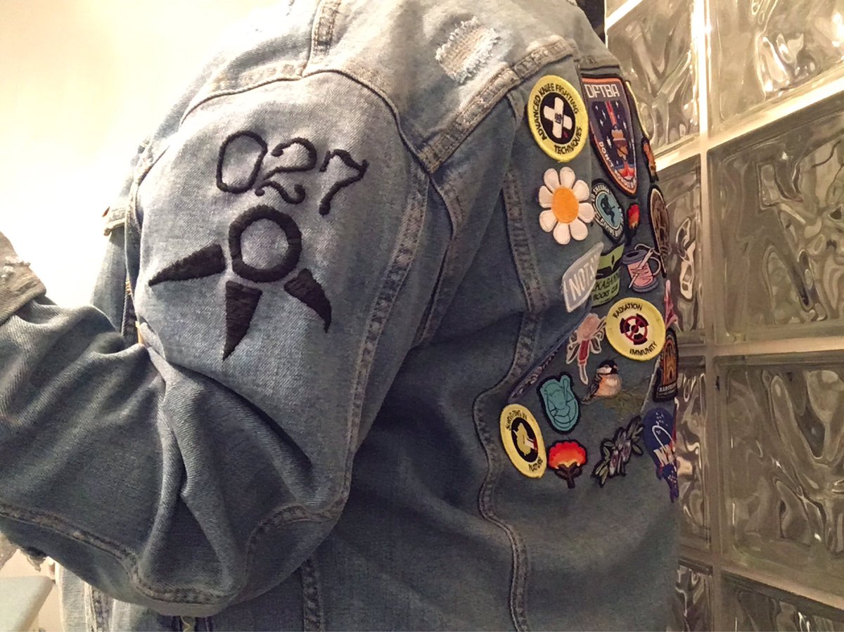 Alexad1498's tweet photo. To celebrate two years of the #CrimsonHexagram I did a little embroidery on my jacket
I 💛 ya crows
#IDWAO #doublethedarkness https://t.co/dJ6gszdWOe