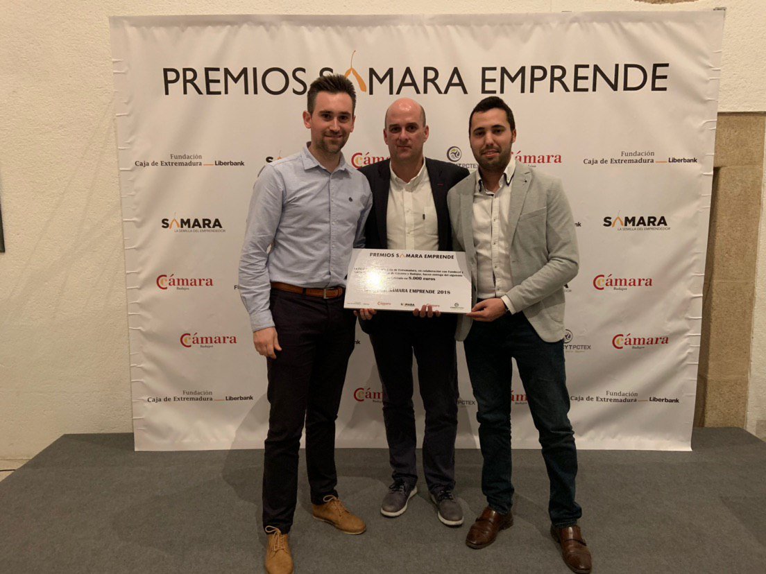 ecaptureDtech's tweet photo. Ganadores del premio @samaraemprende ! Muchas gracias! Felicitar también a las empresas premiadas con quién compartimos podio https://t.co/7YwitxRo6J