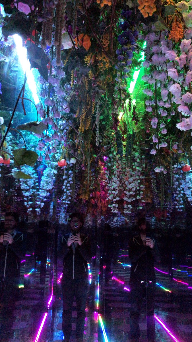 BenParker90's tweet photo. Trippy #HendricksMidsummer https://t.co/PmPvdpLkUs