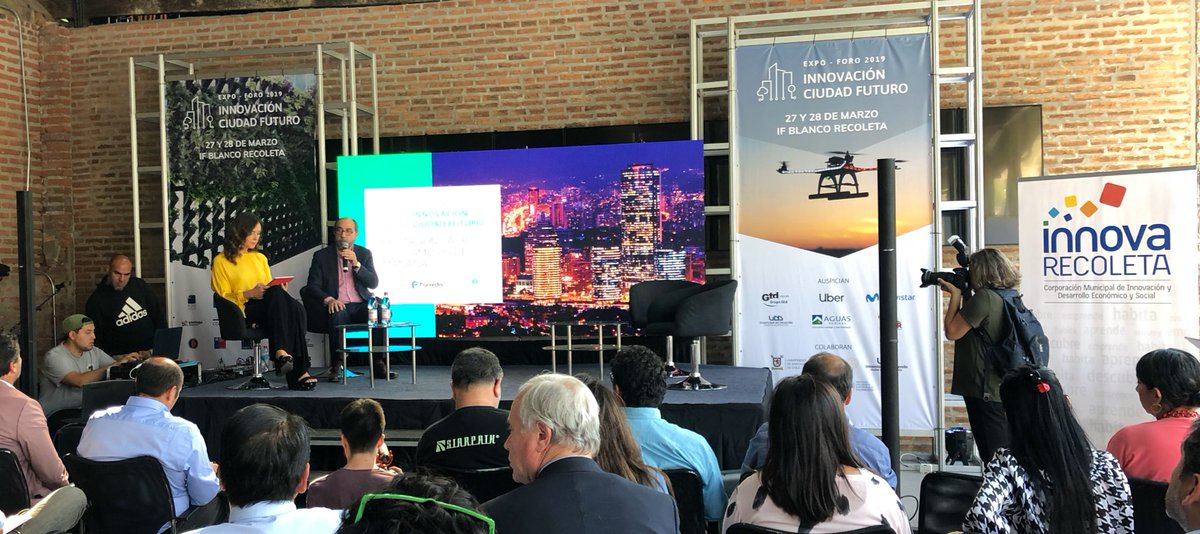 Ponencias de cierre en <a href="/CiudadFuturo_/">Innovación Ciudad Futuro 2019</a> con la moderación de <a href="/elenadressel/">M.Elena Dressel</a> #CiudadFuturo 📲