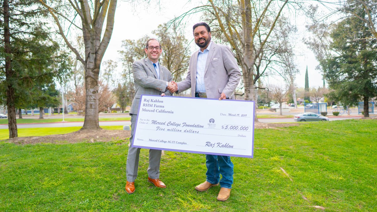 CalCommColleges's tweet photo. Great news! @mercedcollege received the largest gift in its history -- $5 million! The donation will go towards the school's agricultural programs, including a 20K square foot Agriculture and Industrial Technology Complex! Thank you Raj Kahlon! https://t.co/HdYBgI5HaK https://t.co/grq39BxtxY
