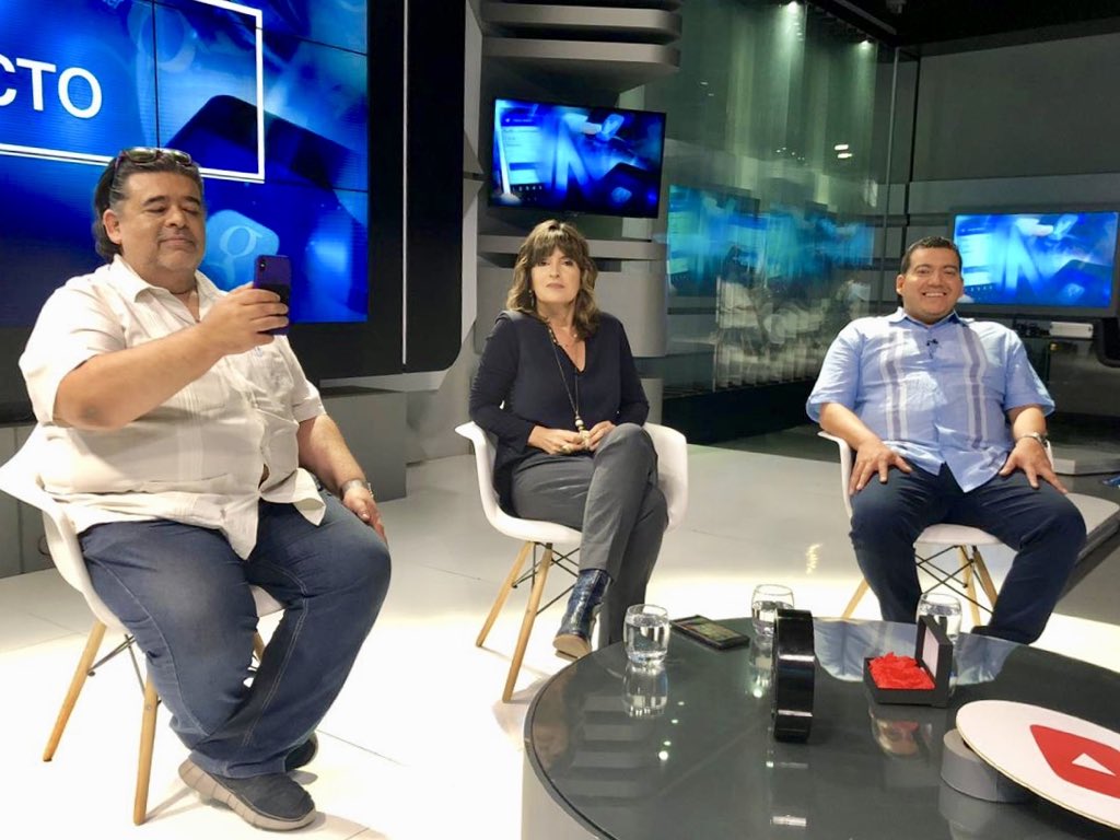comoenlabarra's tweet photo. Y nos fuimos de tour!
02. Como en la Barra on Tour! Entrevista con @edu_castillo en @cnnchile para #endirectocnn 
Vamo’h!!!! https://t.co/e2GyanUhpD