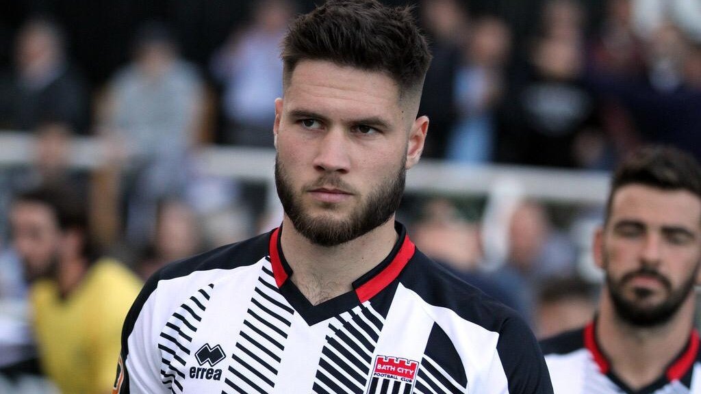 PLAYER NEWS: We're delighted to announce that @jackbatten1995 has signed a new contract with The Romans. Jack has played 41 times for City this season as part of the tightest defensive unit in the league, and has racked up a total of 145 appearances in the stripes.

#Roman ⚫⚪
