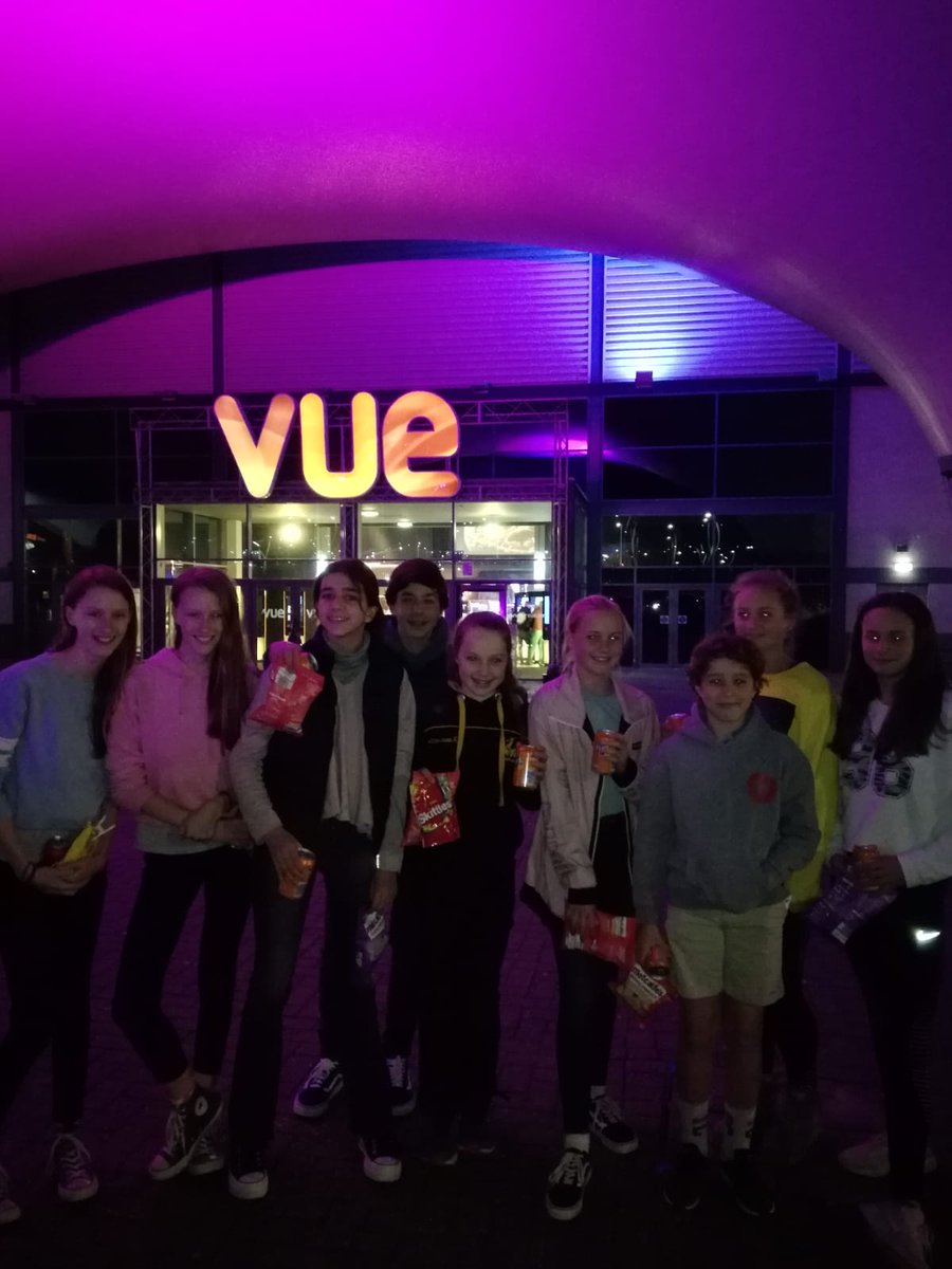 BoardingTMS's tweet photo. Boarders making the most of it until the very last minute 🎊🎉😎💯 CINEMA!!!#happydays #boardingrocks #prepschool #BSAboarding #TMSisTheBest #Thursdayfunnights https://t.co/iLUe9mGLtH