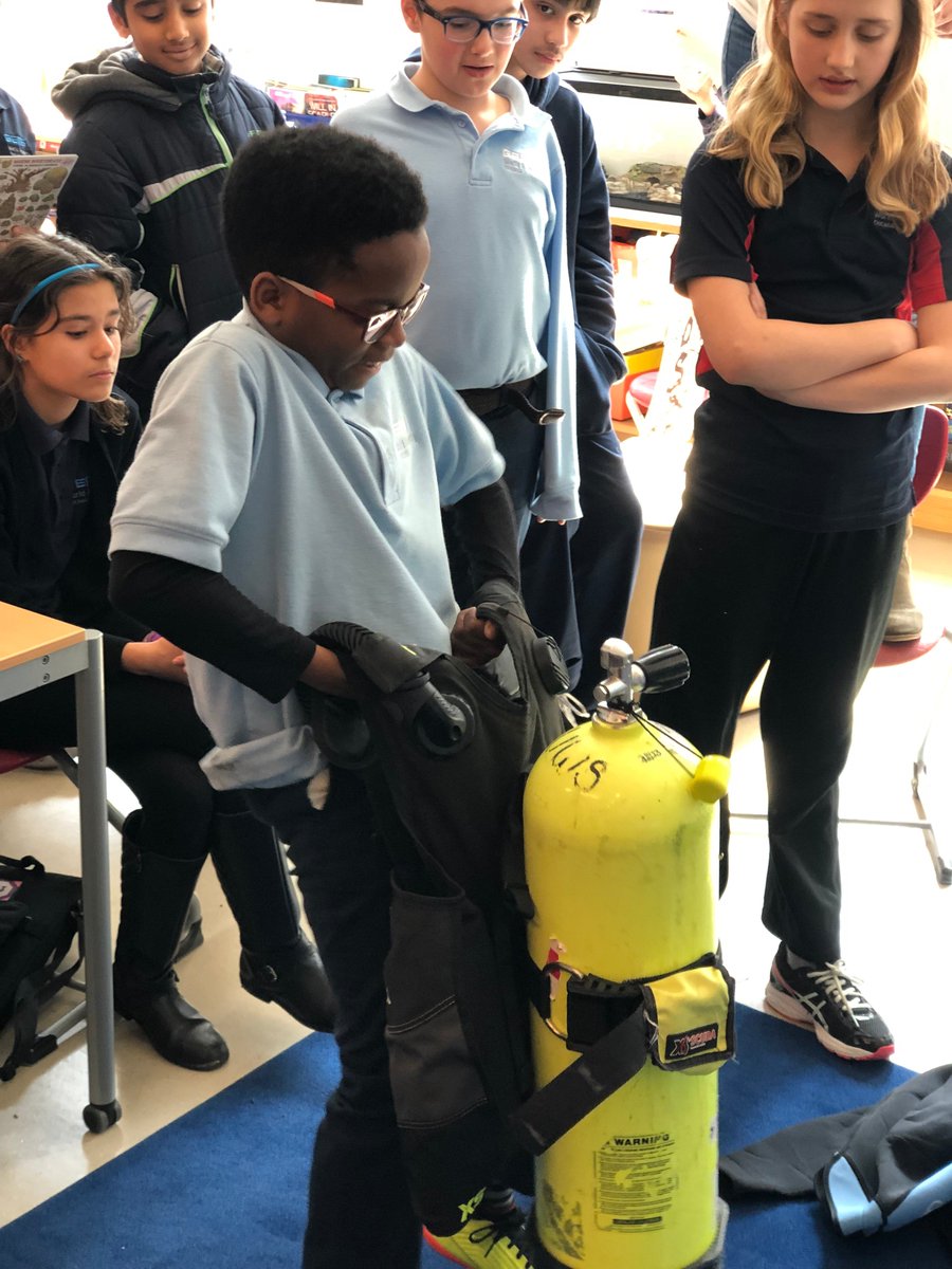 GEMSChiPYP's tweet photo. "Scuba Sanders" made another guest appearance @GWAcademyChi today to teach G5 about the equipment used when exploring underwater. Huge thanks to @UWSafaris for providing the BCD and tank for the demonstration! Hopefully this inspired some future divers! https://t.co/8bpjKYBSNr