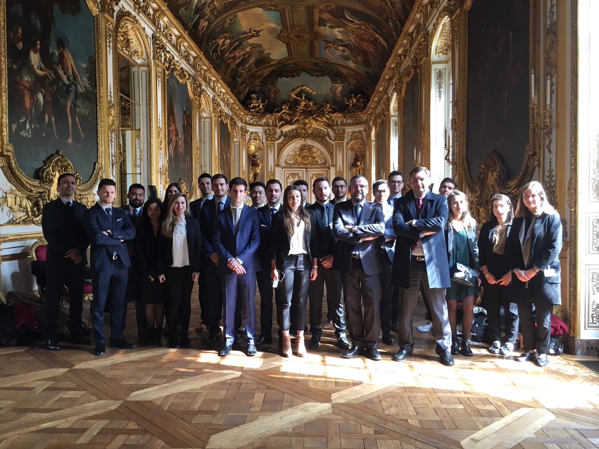 M2SecteurFi's tweet photo. Hier matin, les étudiants du Master 2 ont eu l’honneur d’être reçus à la Banque de France et de visiter l’hôtel de Toulouse construit au XVIIe siècle. Un grand merci à Christophe Arnaud, directeur au service juridique de la Banque de France pour son intervention. https://t.co/dvQ2MdlKmN