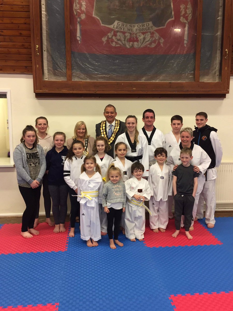 SimAbley's tweet photo. Thank you to the Mayor (Clive) and Councillor Liz for coming along to my session tonight 🦎 https://t.co/mX7ElnICAW