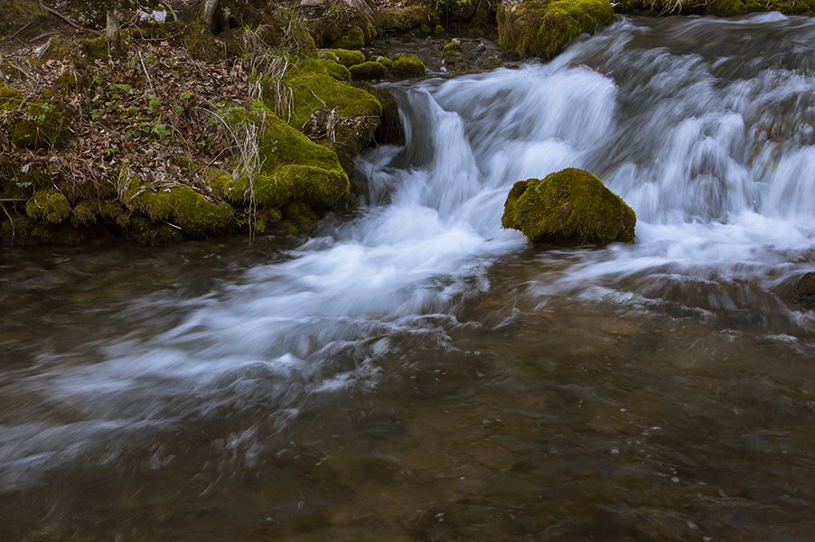 Vemil13's tweet photo. Tranquilizer #ThePhotoHour #dailyphoto #MyPhoto #photoart #fineartphotography #waterphoto #waterabstract #waterfallhunters  #waterfalladventures #whitewater #watersplash #longexposure https://t.co/TZZgoR9Xxl