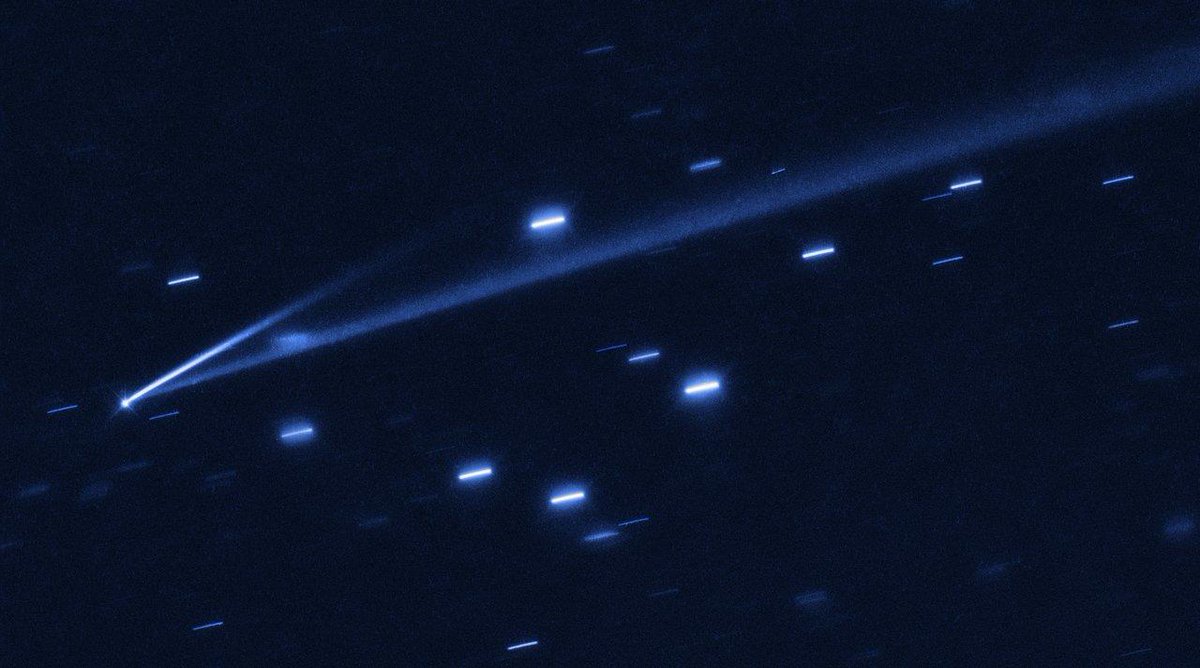 esaoperations's tweet photo. #6478Gault, a rare, self-destructing (due to rapid rotation) #asteroid about 5-10km in size has been seen by @HUBBLE_space ; more pics were acquired from ground incl #ESA's telescope on #Tenerife. The long 'tails' will soon disappear https://t.co/WT1KJSaMRz #PlanetaryDefence https://t.co/KGHrG0qRso