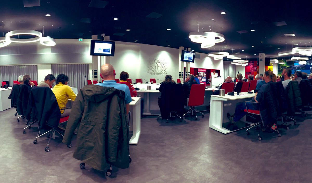Reim_rkt's tweet photo. Elke maand organiseren wij samen met de @gemZoetermeer en #DeZo een avond over hoe je stap voor stap kunt verduurzamen. En waarom ook Zoetermeer van het gas af gaat. Voor de derde keer dit jaar zit de zaal vol met belangstellenden! #aardgasvrij #zoetermeer https://t.co/ACvabBQ5Iu