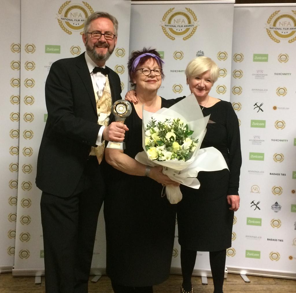 #SMA Dir. Kieth E, Prod. Debbie G, and the wonderful #JoBrand were honoured at the <a href="/NATFilmAwards/">National Film Awards</a> with #bestcomedy for #indiefilm <a href="/TMYIMFilm/">TMYIM Film</a>—adapted by Brand, from her novel based on being a #psych. #nurse. Now on YT—bit.ly/TMYIMYT and <a href="/Prime/">Prime</a>—bit.ly/TMPrime! 📺