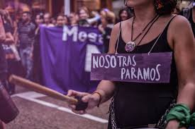 isabelga66's tweet photo. #Vox y tu socio #Aznar .Como piensan arreglar la precariedad de nuestro país y a la vez seguir robando ?
Será que piensan robar a los #empresarios para beneficiar a sus amiguetes Fainé, Botín, Ortega, Pérez?
Me temo que ...No! No con las mujeres #unidaspodemos al frente
#España https://t.co/sGbjE3xVOp