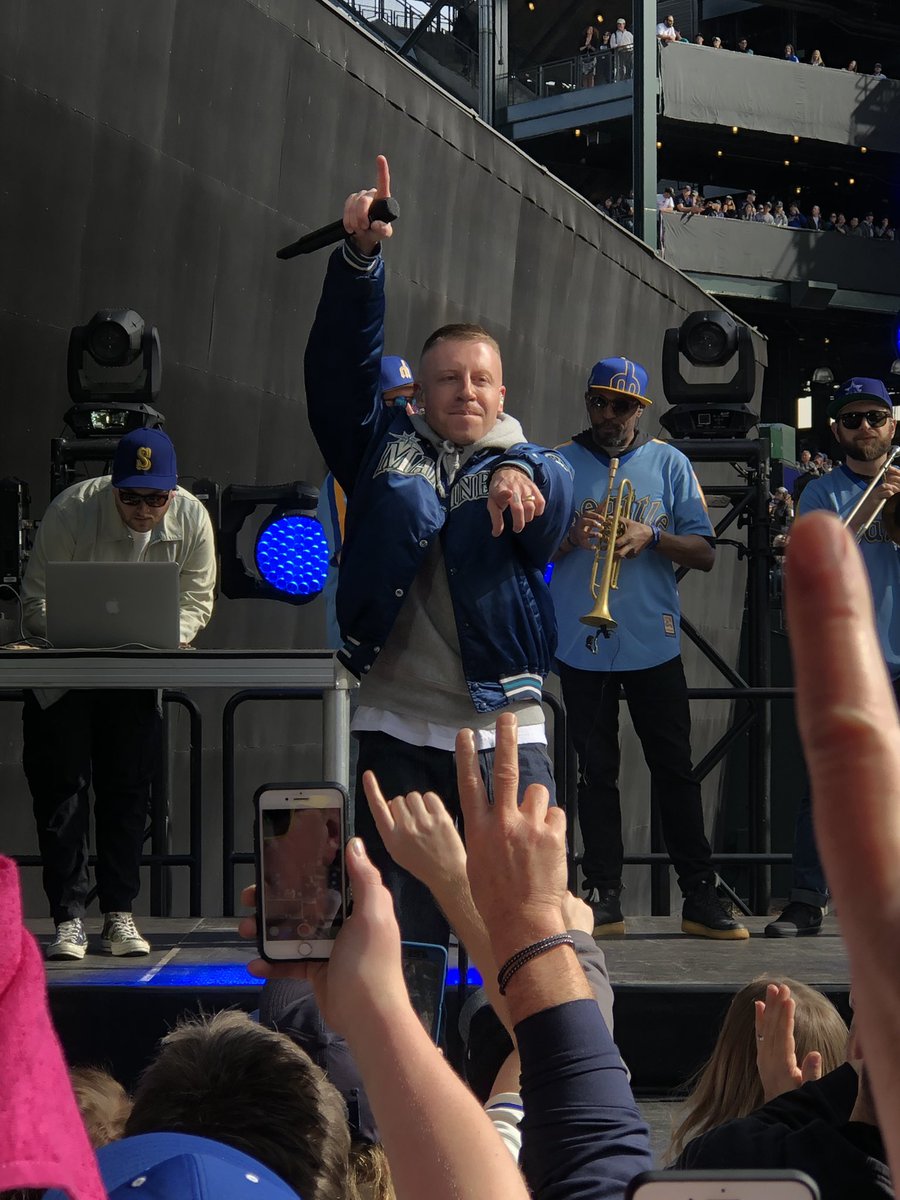 Big Dog's 🌭👍🏻🏈🏆 tweet media