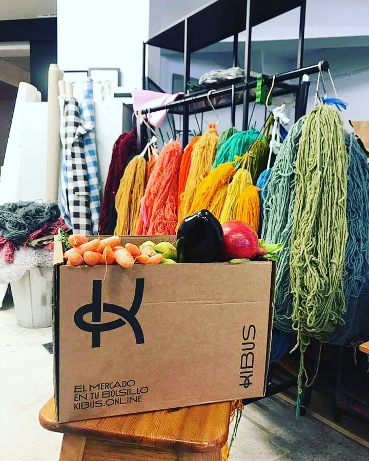 Algunos de nuestros clientes están tan inmersos en su trabajo que no tienen tiempo ni para ir al mercado.  #Misterce sólo piensa en su próxima colección por eso nos ha encargado que hoy hagamos la compra por ella, y asi lo hemos hecho!
#realfood #realfooding #comidareal