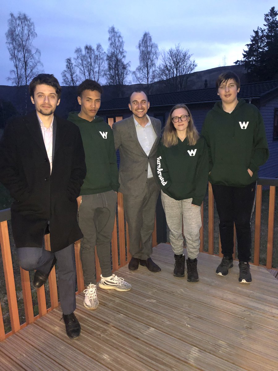 ssfranco17's tweet photo. Thank you Stefan for offering your time tonight to deliver a vehicle a hour away for an enterprise customer who had a flat tyre. 1 month in and showing how to deliver excellent service 👍🏻 https://t.co/KH6qhFruQZ