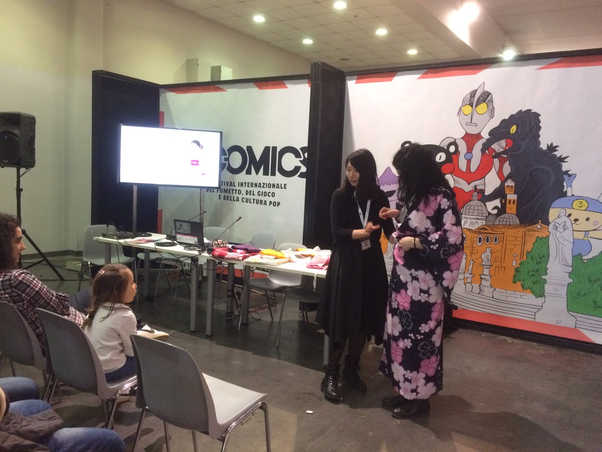 Ochacaffe's tweet photo. La presentazione sul kimono e sullo yukata che abbiamo portato al @becomicspadova lo scorso weekend. #kimono #yukata #culturagiapponese #becomics2019 #becomicspadova https://t.co/rygljbbrkW