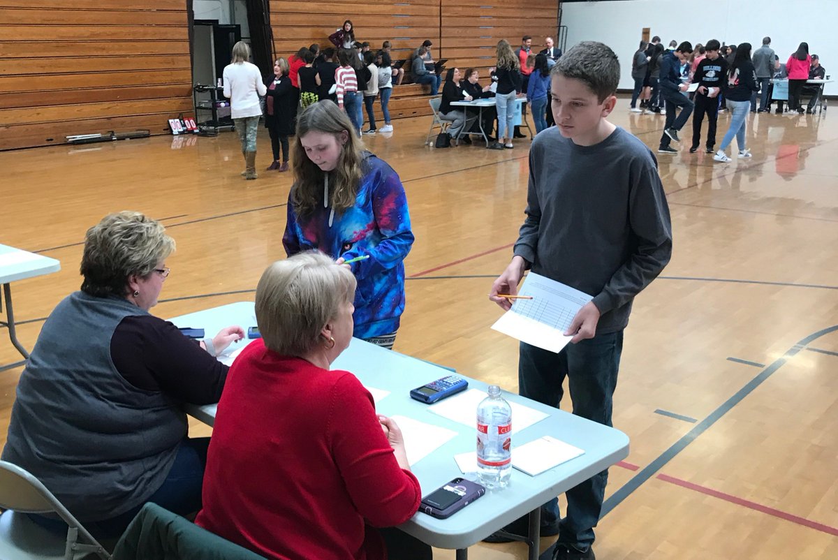 RandCoSchools's tweet photo. A-T Middle School hosted a “Reality Store” for 8th graders on 3/27/19. This “Communities in Schools” program teaches financial literacy and shows students how difficult it is to balance a family budget. Volunteers assist students with their "purchases." @ATMS_Bulldogs https://t.co/JKiDcTmvlF