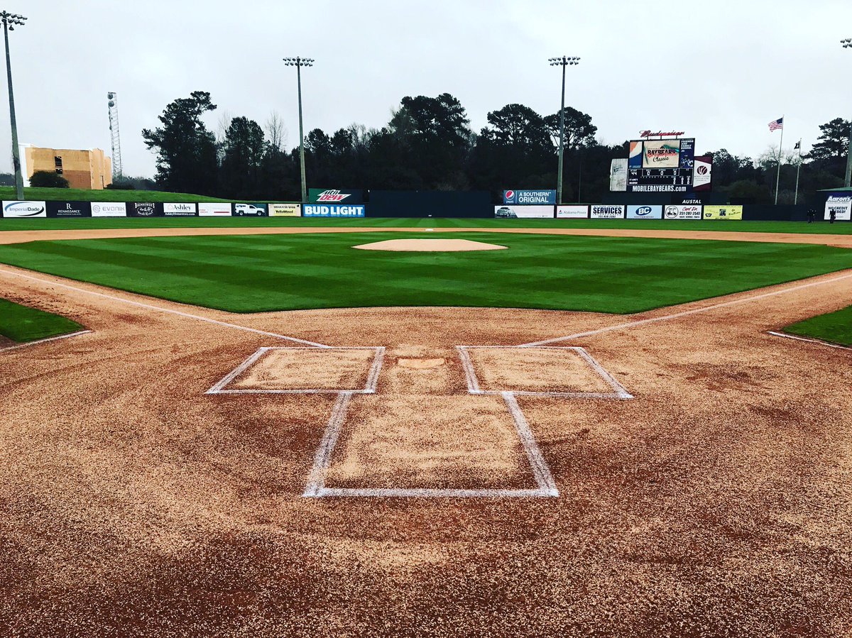Mobile_BayBears's tweet photo. 1. WEEK. AWAY. until Opening Night here at the Hank!

For the Day 7 giveaway, we are giving away the chance to throw out the ceremonial first pitch for a game this season to NOT one, but two lucky fans!

Follow the rules on our Facebook page to enter! 

#15DaysOfGiveaways #Day7 https://t.co/d2JU8Mjwjr