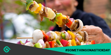 GeekerMedia's tweet photo. Today is #SomethingOnAStickDay which one do you choose? Corndogs, kebabs or maybe icecream? Join #geekercom and read our cookbooks! https://t.co/tGRDcHzRFu