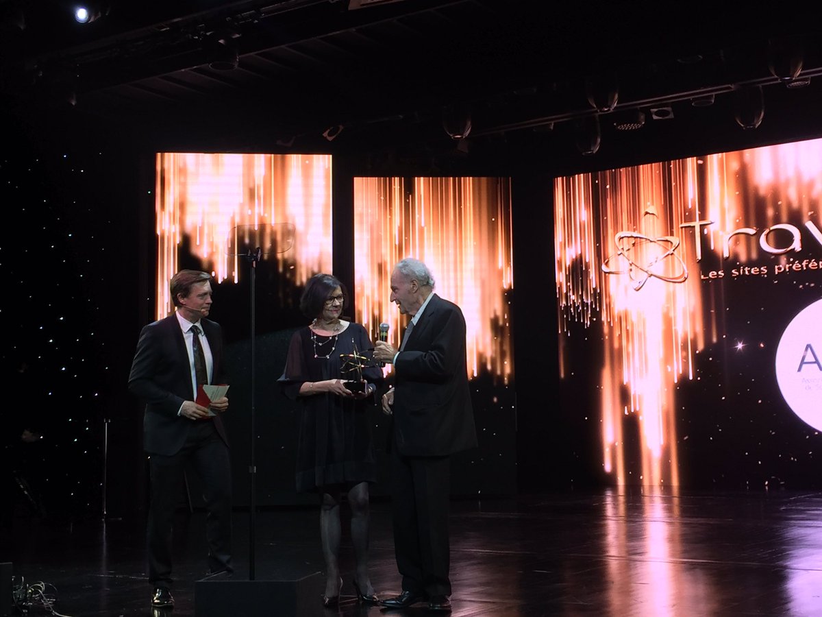 🏆En direct des Travel d'Or Gerard Brémond, Président et fondateur du <a href="/GroupePVCP/">GroupePVCP</a> reçoit le prix spécial du jury Travel d'or d'honneur  de l'année 2019 #TDO19