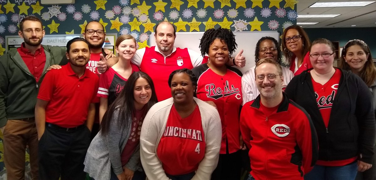 AffordableLang's tweet photo. Go Reds! #OpeningDay https://t.co/kqTC7WfSCY