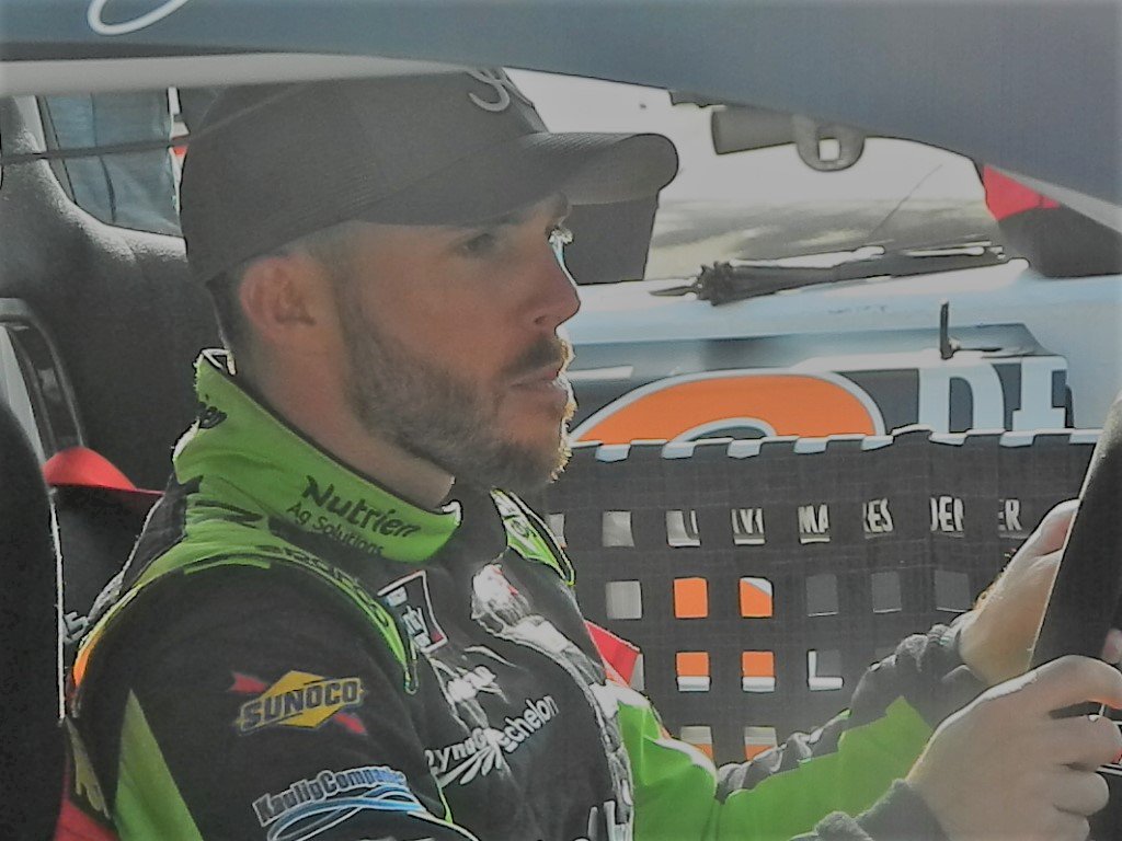 FalciAdaptive's tweet image. @RossChastain the NASCAR driver for this event. I think he had as big a smile as our participants. #nascar  #inspiration #adaptivecommunity