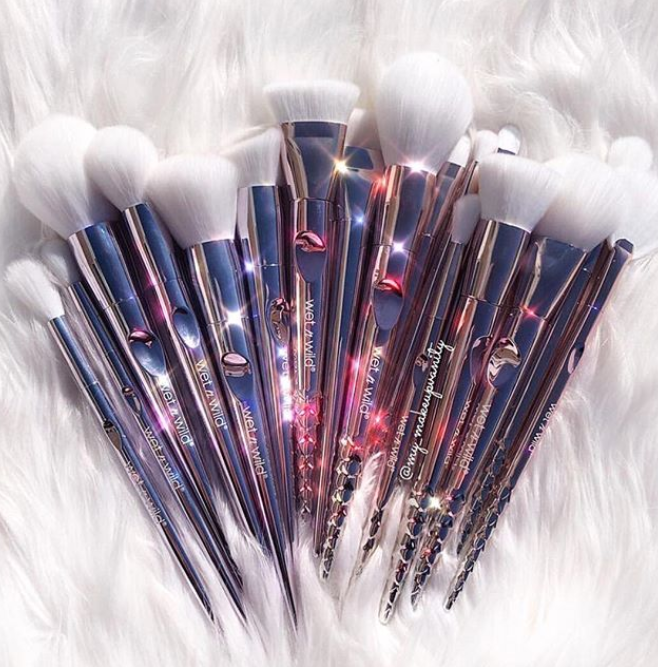 YouCamApps's tweet photo. Oh HELLO gorgeous set of makeup brushes🤩please BE MINE💞in the market for a new set? Browse our splurge-worthy favorites on #YouCamMakeup now
https://t.co/RB0MShYHTU
@my_makeupvanity @wetandwildbeauty #makeupbrushes #makeupbrush #makeupgoals #makeupbrushcollection https://t.co/j44DT1Cnwn