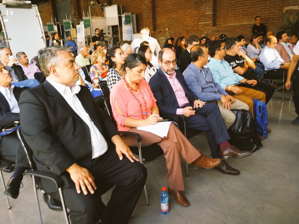 Intendenta <a href="/KarlaEnAccion/">Karla Rubilar Barahona</a> en el cierre de <a href="/CiudadFuturo_/">Innovación Ciudad Futuro 2019</a> habla sobre el proyecto #SmartCity #CorazonesdeBarrio cuyos pilotos se realizarán en <a href="/MunicipioPAC/">Municipalidad de Pedro Aguirre Cerda</a> y <a href="/mph_chile/">Muni Padre Hurtado</a> e invita a construir ciudades para las personas con todos.