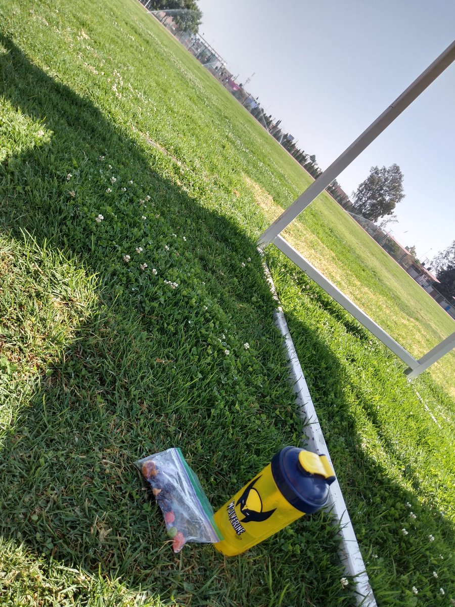LeconaAdrian's tweet photo. Pues si..... No hay tiempo que no se cumpla.... Último entrene de pista 5x400 mts 2' de recuperación #YoElegiCorrer #CorrerMeHaEnseñado #aquiyasecorrio #Chyes https://t.co/y272uFVWfY