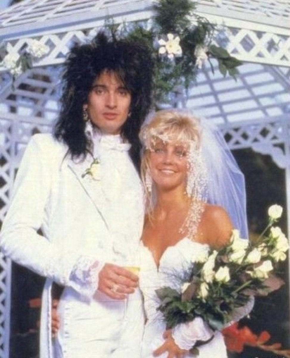 80s COUPLE of the Day: Heather Locklear and Tommy Lee Bass (1986) Don't  forget to visit THE BIGGEST 1980s Website on the ENTIRE INTERNET:  https://t.co/Eqikq9f9mD #HeatherLocklear #TommyLee #MotleyCrue #Music #Rock  #Band #Couples #, image size:973x1200