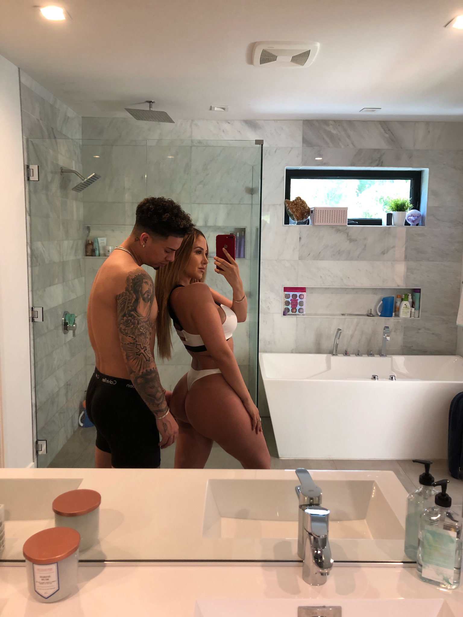 Catherine McBroom on X: 5 months post partum - no protein, no detox teas,  no waist shaper, no pill, no fat burners, no diets, no surgeries. Train in  silence without having to