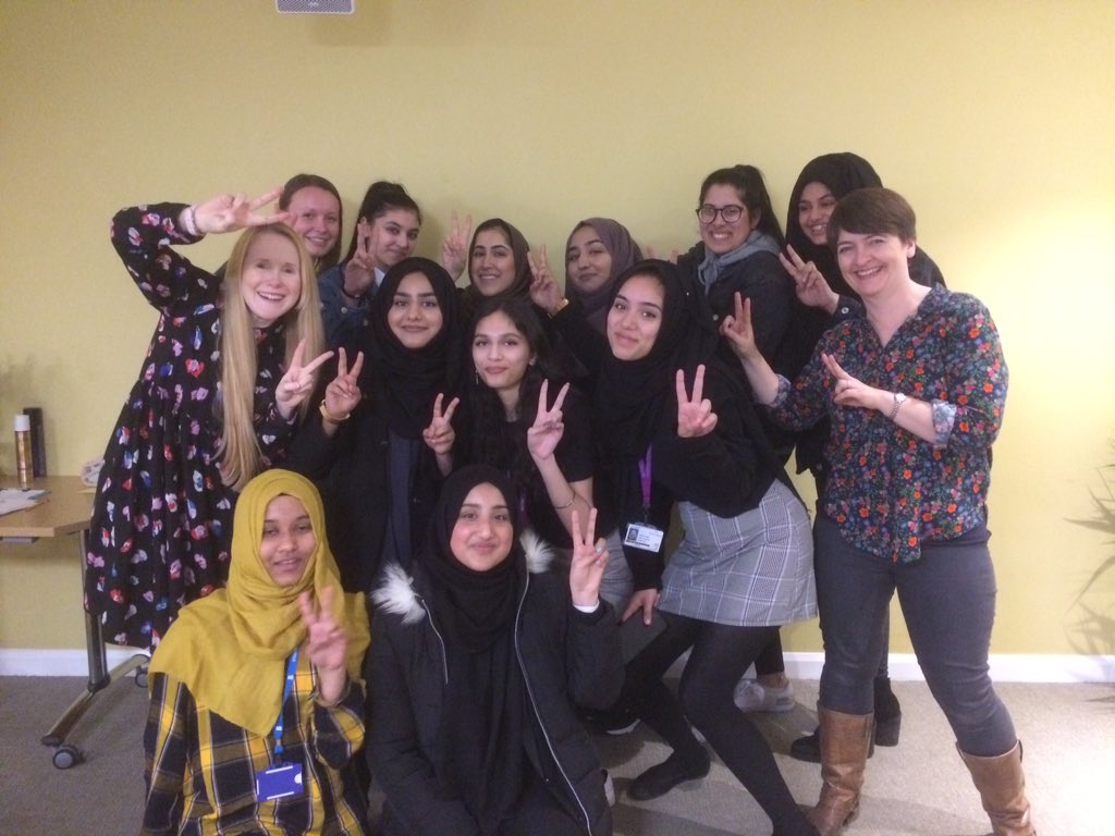 Women4P's tweet photo. Tonight was our final session of #YoungWomenForPeace in #Bradford and what an incredible course it has been! 

Thanks to @Millside_Centre for hosting us, and all those who have supported us. But mostly thanks to our lovely participants for coming on this journey with us! https://t.co/cJCUyapy51