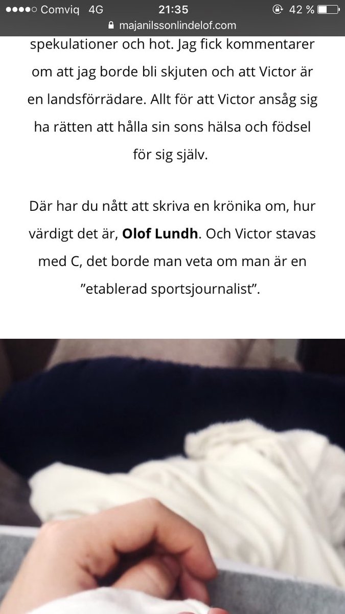 watsonemmma's tweet image. Maja Nilsson Lindelöf berättar. Och trycker dit Olof Lundh.
