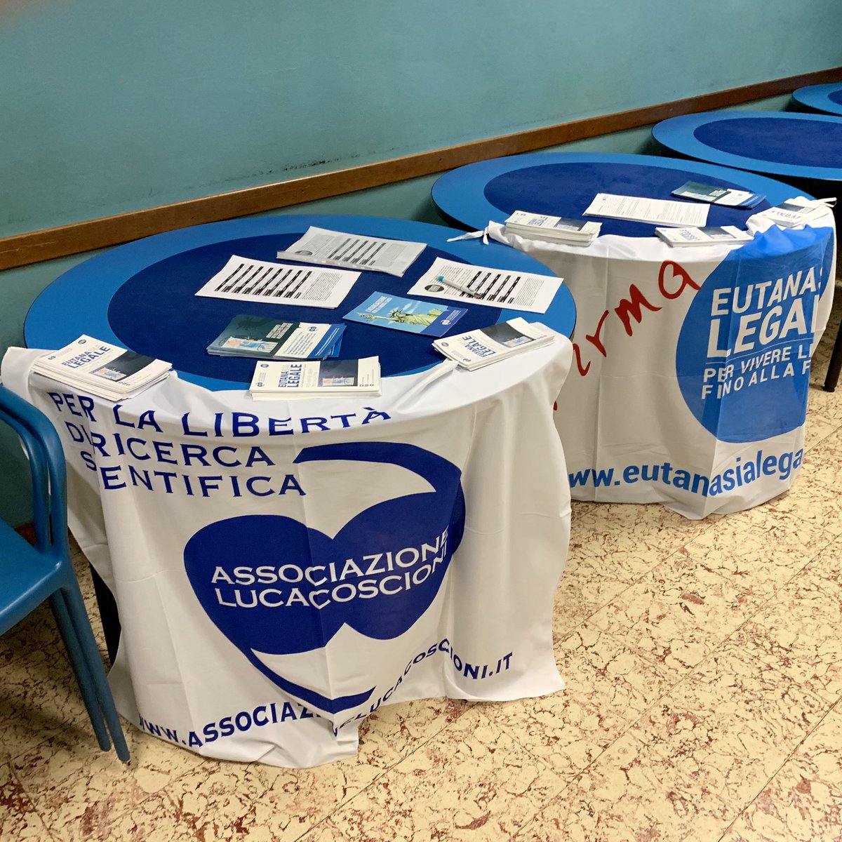 Tavolo informativo sull'attività dell'<a href="/ass_coscioni/">Associazione Luca Coscioni</a> con particolare attenzione al Fine Vita e alla Campagna <a href="/EutanaSiaLegale/">LiberiFinoAllaFine</a>:
"Fine Vita, una riflessione interreligiosa"
con rappresentanti di religione Cattolica, Ortodossa, Islamica, Ebraica e Valdese c/o Circolo ARCI di Coiano.