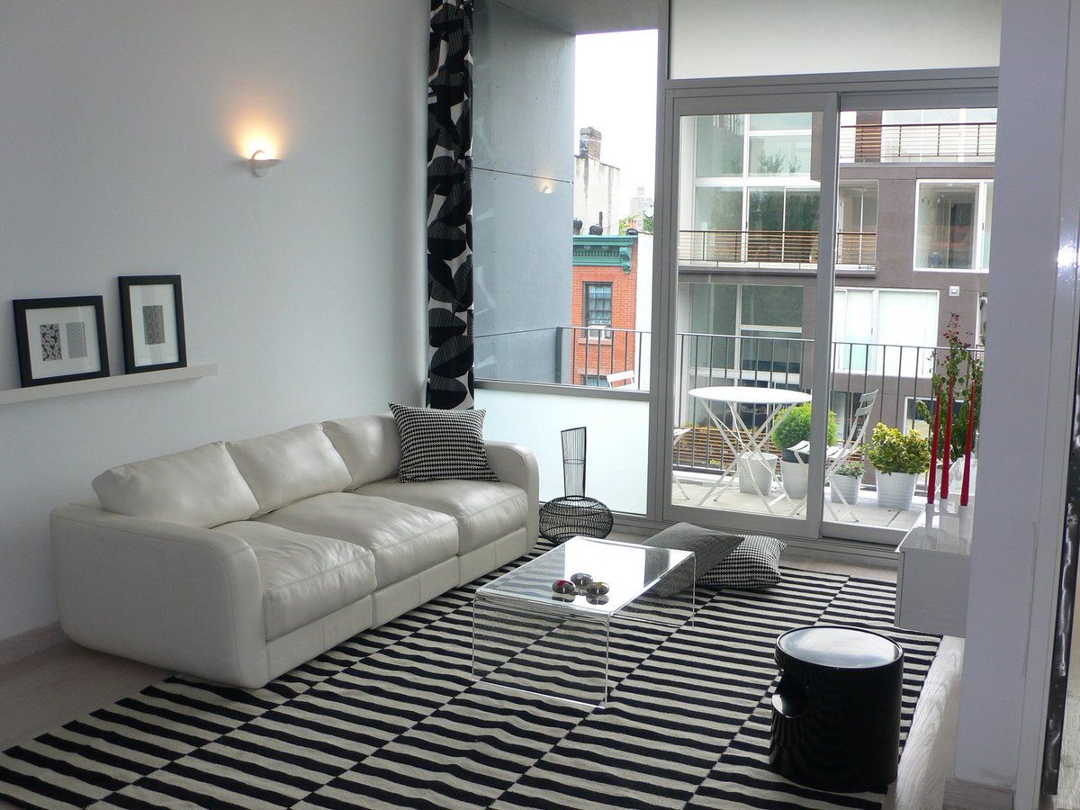 Black and white isn't just a classic, it's also timeless. Modern living means timeless design here at 916 Pacific Street HELLO Austin back in 2009. #HELLOTBT  🖤❕