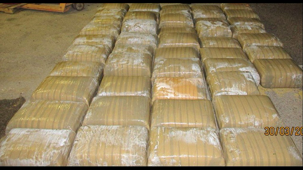 KHOU's tweet image. DEA looking for a contractor who can burn 1,000 pounds of marijuana per hour on.khou.com/2U9HHN9