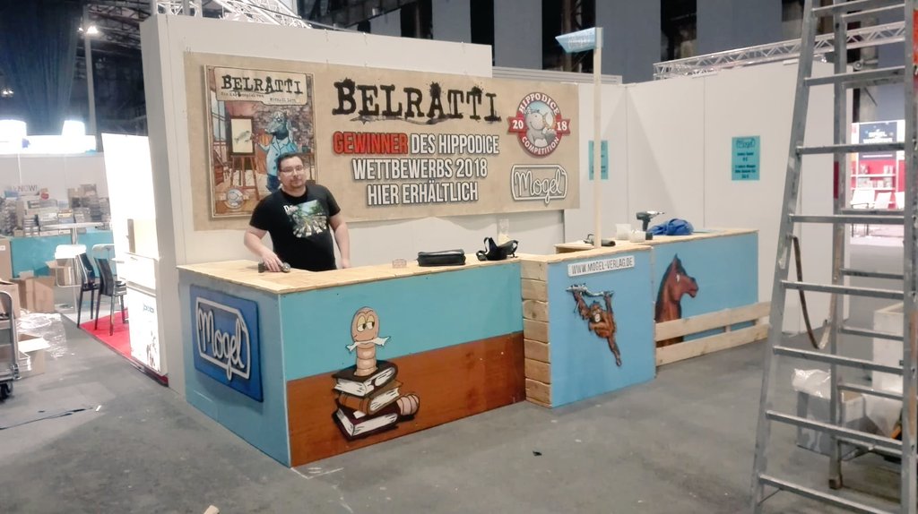 mogelverlag's tweet photo. Moin Leute.
Wir waren fleißig. Unser Stand auf der @spieldoch_messe steht. Wir hoffen euch in #duisburg zu treffen , der #mogelverlag ist das ganze Wochenende am Start.
#spieldochduisburg #spieldoch #messe #wochenende #sdmd
#belratti #lanzeloth #williwörterwurm #tierischbedroht https://t.co/CzT816StFv