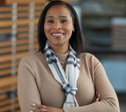 ComEd's tweet photo. Nichole Owens, our VP of Customer Channels, is paving the way for women by helping to create an environment where other women can be seen as strong leaders! Find out how we’re celebrating the women who make us better during #WomensHistoryMonth: https://t.co/0SfXFV4Rij https://t.co/zsQbIoR9Es