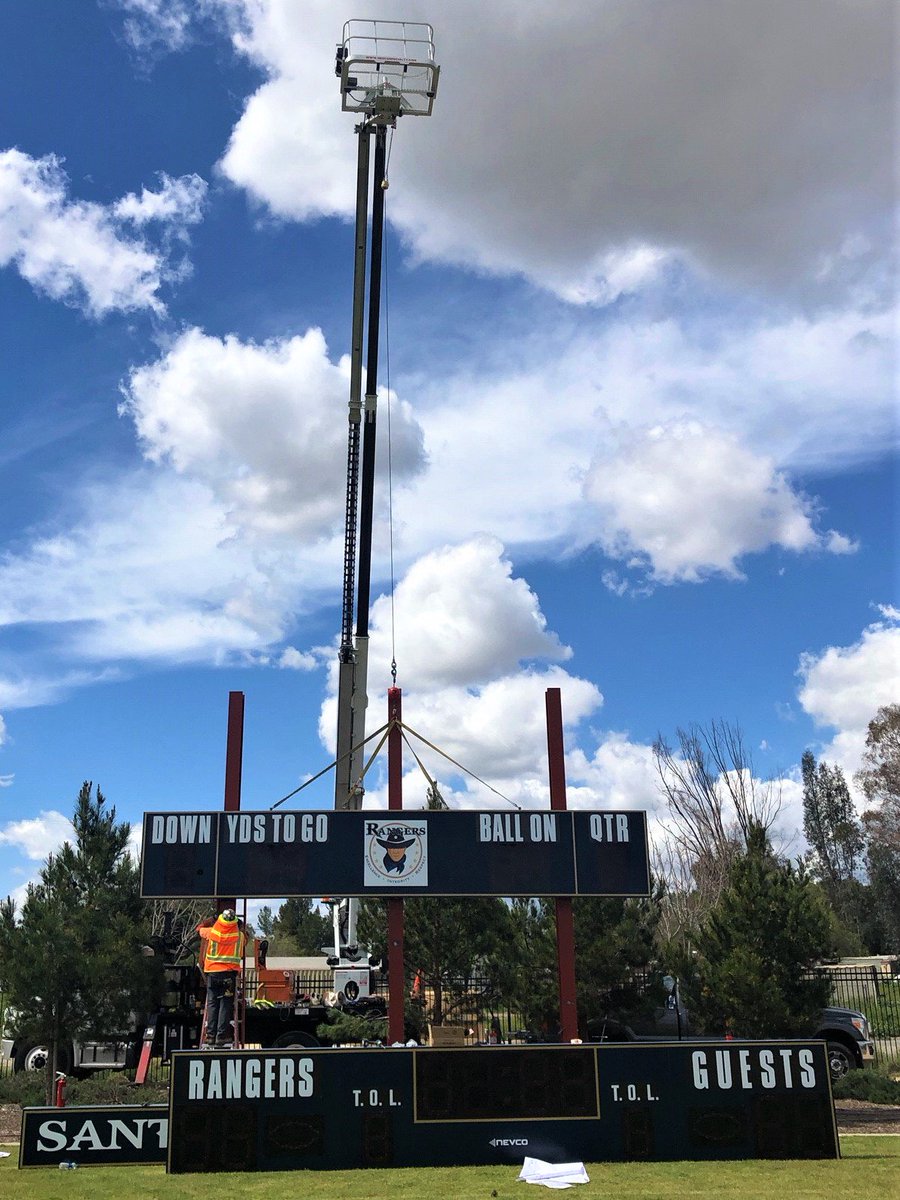 Premier_Signs's tweet photo. Stacking up a brand new scoreboard for @SRArangers. A beautiful scoreboard for a beautiful day out here in Menifee, CA. #premiersigns #scoreboards #LED #signage #888RYOULIT #menifee #santarosaacademy https://t.co/YEc6CyG5wb