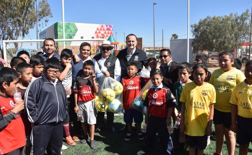 Entregamos unidad deportiva en Valle de San Quintín, con una inversión superior a los 4.2 millones de pesos.  ensenada.gob.mx/xxii_ayuntamie…