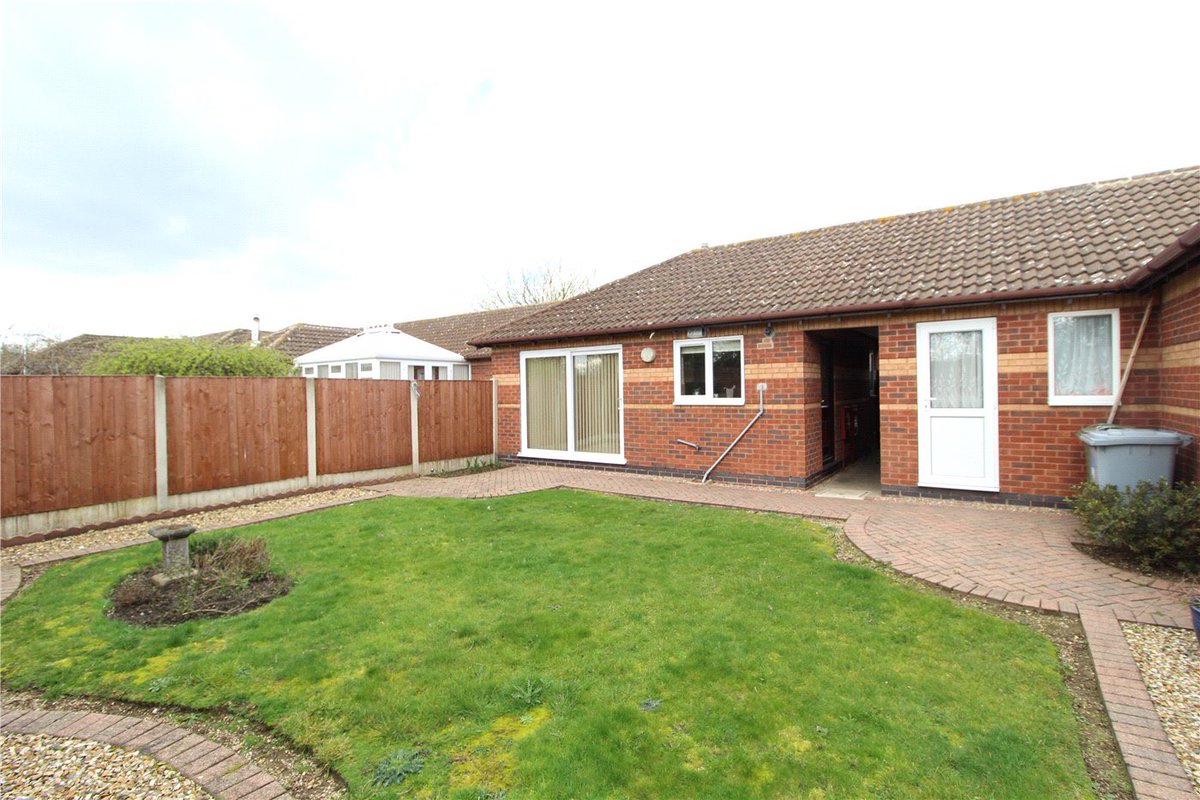 winknewark's tweet photo. 🏡EXCITING NEW LISTING🏡

Holmefield Farndon- £190,000

Winkworth are pleased to bring to the market this incredibly well-presented bungalow in the sought-after village of Farndon. EPC E - 📞 01636 611666

#bungalow #culdesac #location #fardon #buy https://t.co/hpZhFAn9Ei