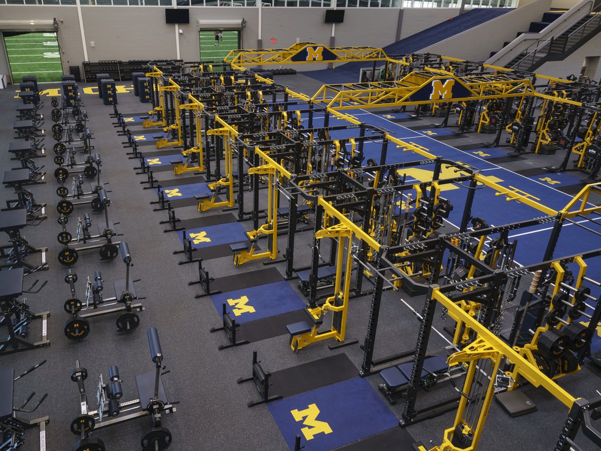 AbacusSports's tweet photo. The Sweet 16 stars tonight! While the University of Michigan takes on Texas Tech, check out their amazing weight room with @RegupolAmerica rubber flooring and #inlaidplatforms. #weightroomfloor https://t.co/CXgmTyeTET