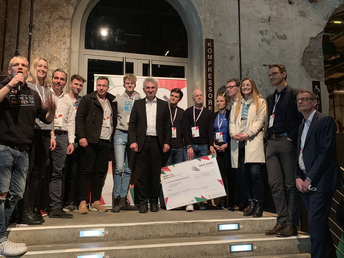 Herzlichen Glückwunsch clevabit.com zum 1. Platz beim #NRWHubBattle 2019  - Platz 2. für @lyttofficial der 3. Platz geht an <a href="/BillyardApp/">BILLYARD Software</a> - Gratulation und weiterhin viel Erfolg an alle Teams, großartige Pitches!