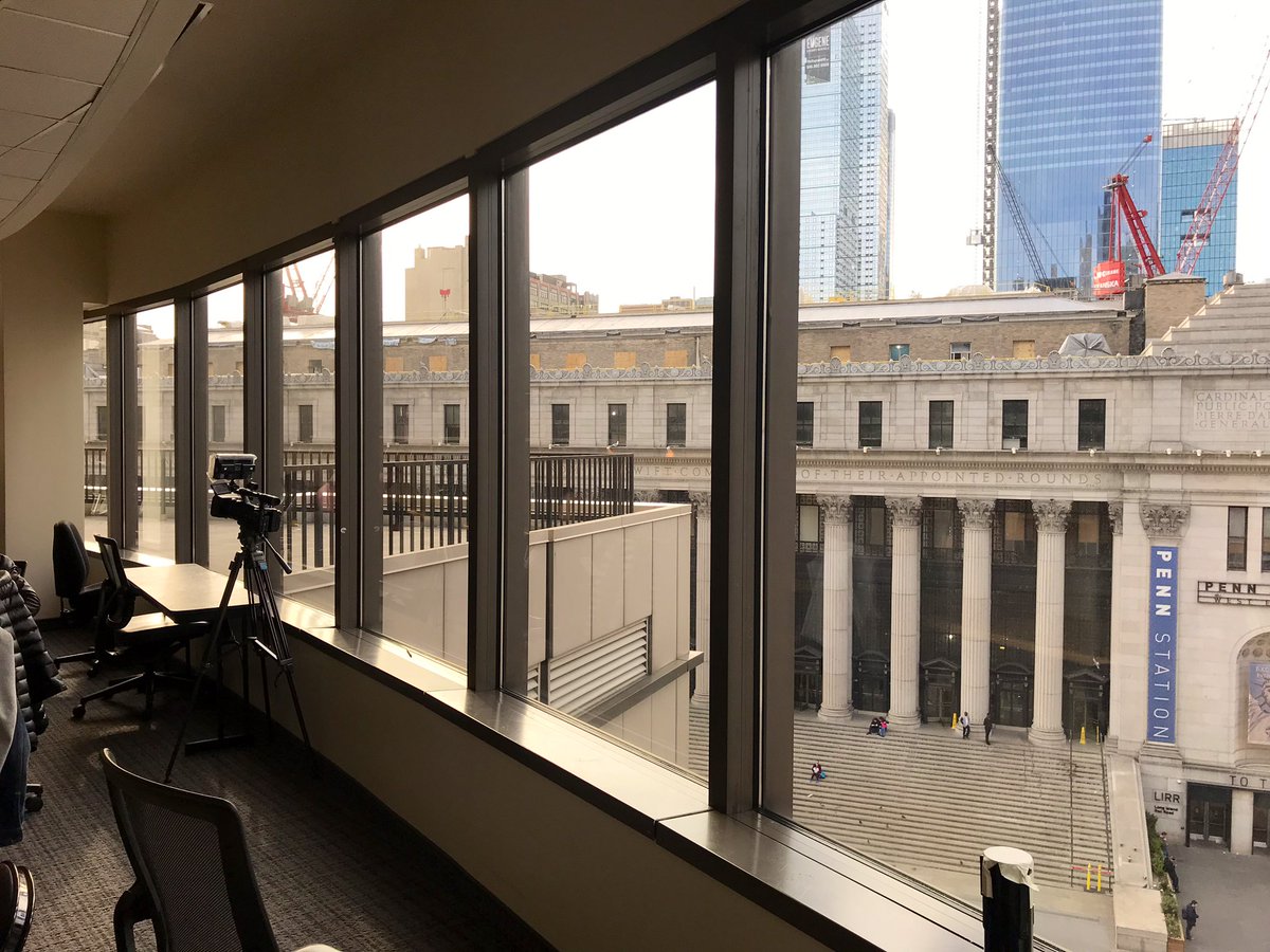 BrandonJHurley's tweet image. I’ve covered NBA games in Minneapolis, Chicago and Indianapolis, but Madison Square Garden is the first arena to give the media room natural light.
Props to the Knicks. 🙏🏻 #HumbleBrag #Firstworldprobz