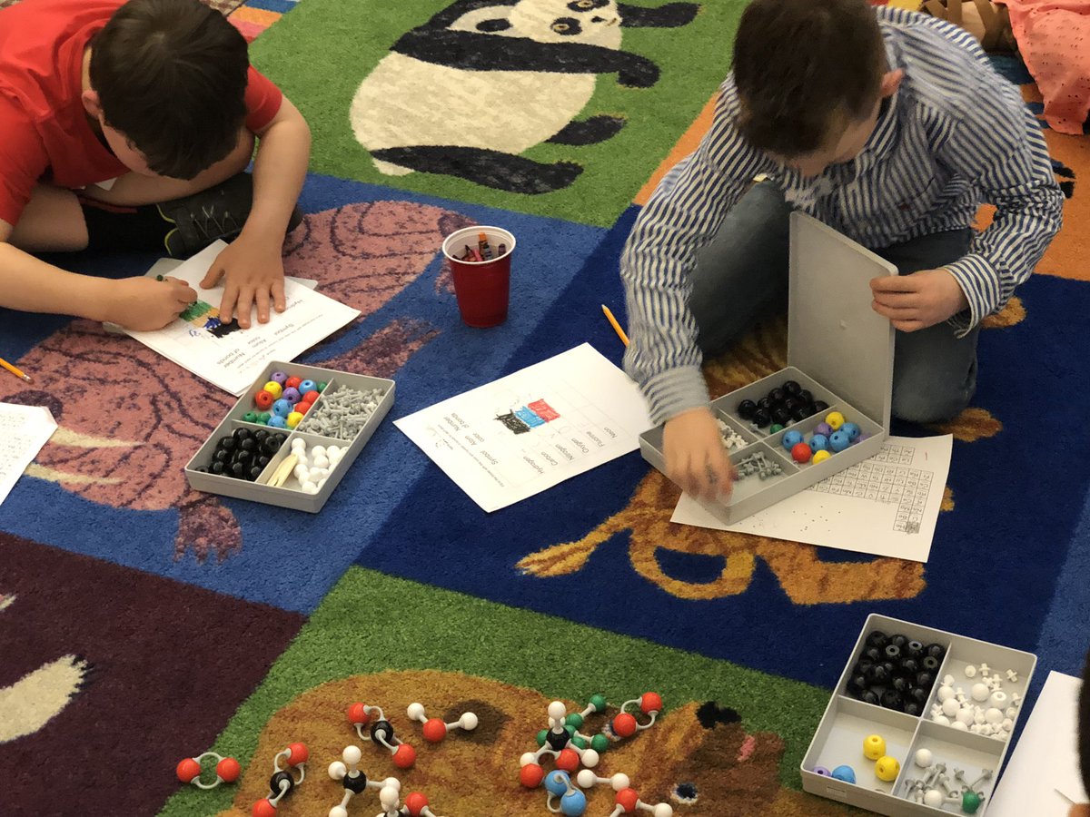 Miss_Wegman's tweet photo. BioChem club is learning about atoms today! @MadisonPlaceK5 https://t.co/D8hBHk2HKh